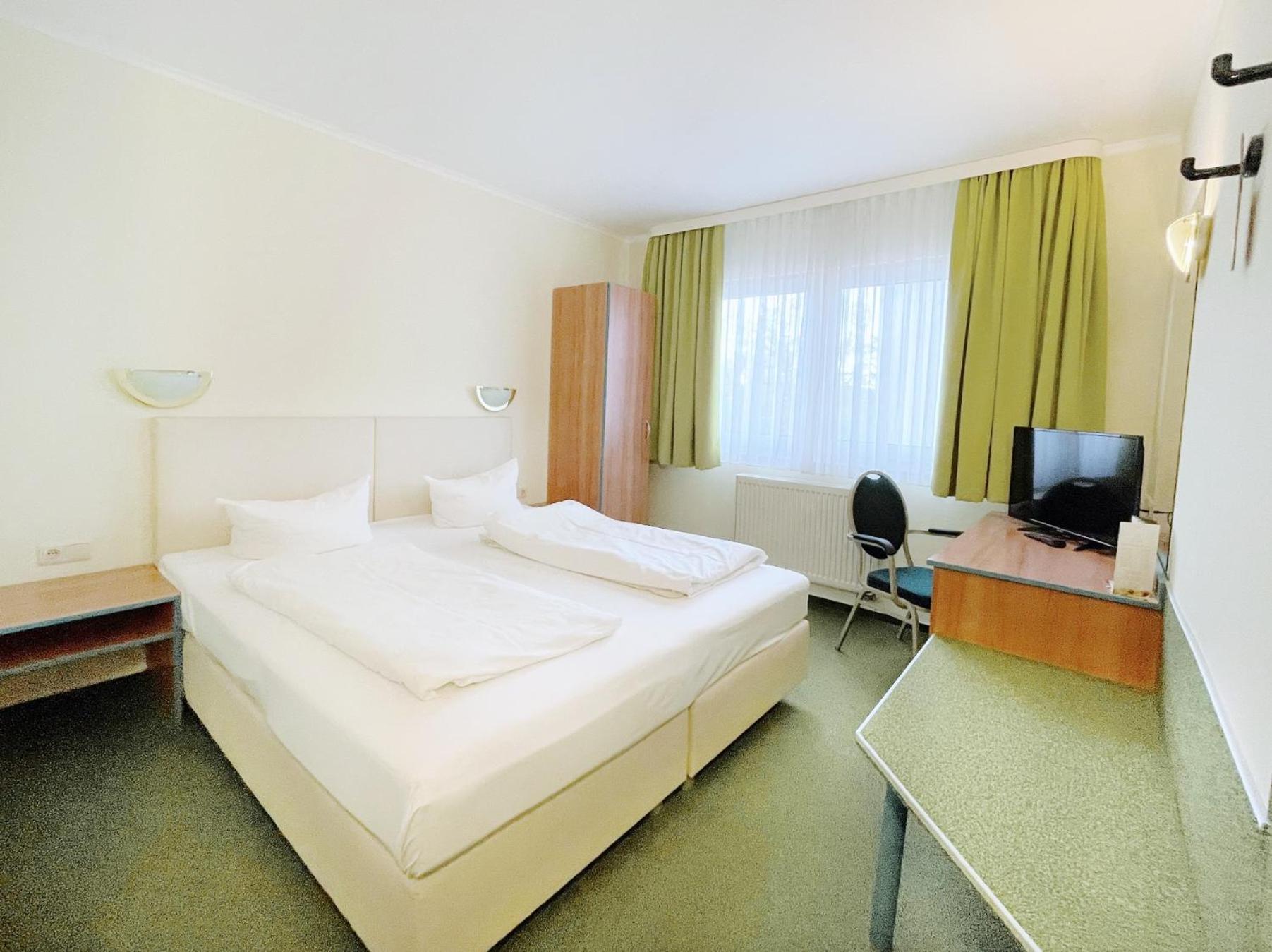 Regiohotel Halle Leipzig Airport Schkeuditz Bagian luar foto