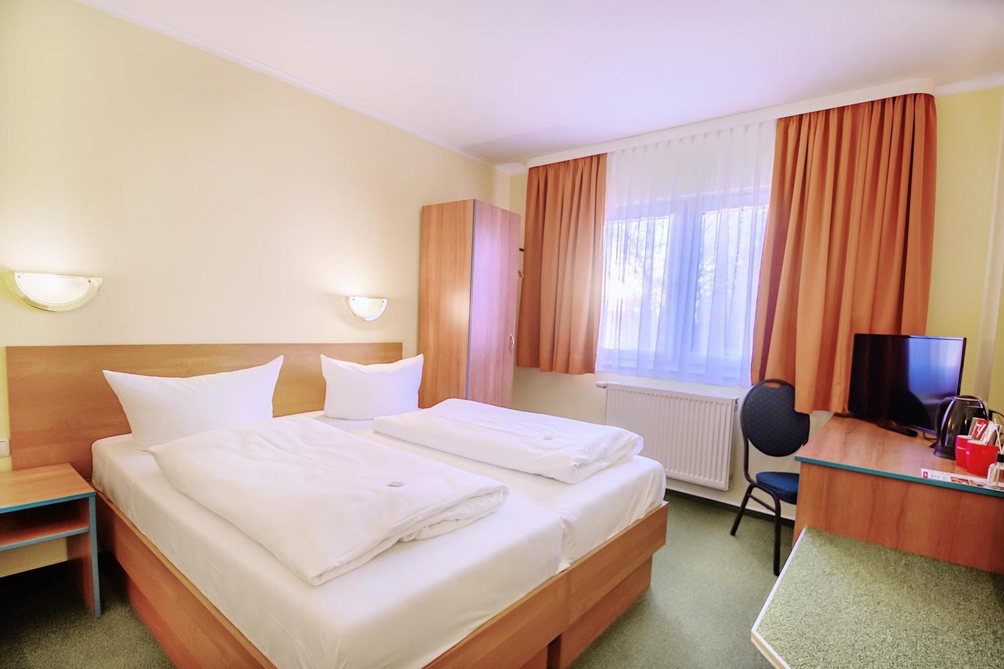 Regiohotel Halle Leipzig Airport Schkeuditz Bagian luar foto